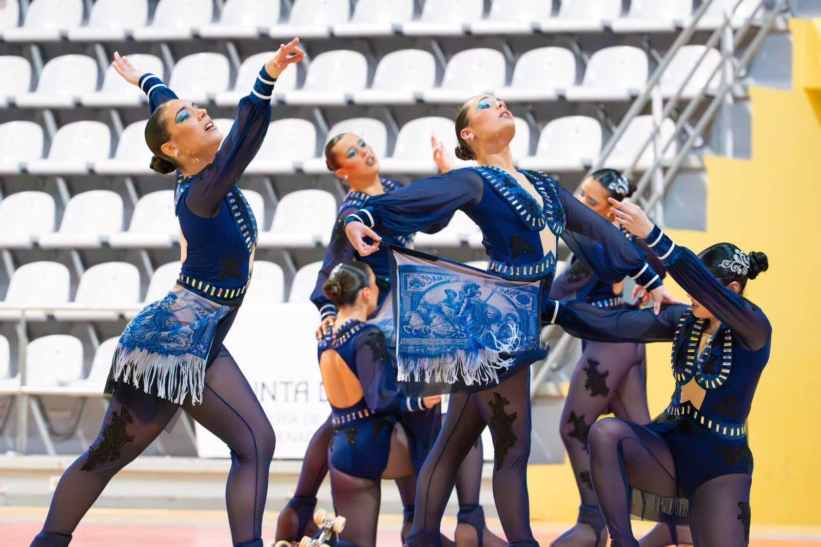 Grupo de patinaje durante una exhibición